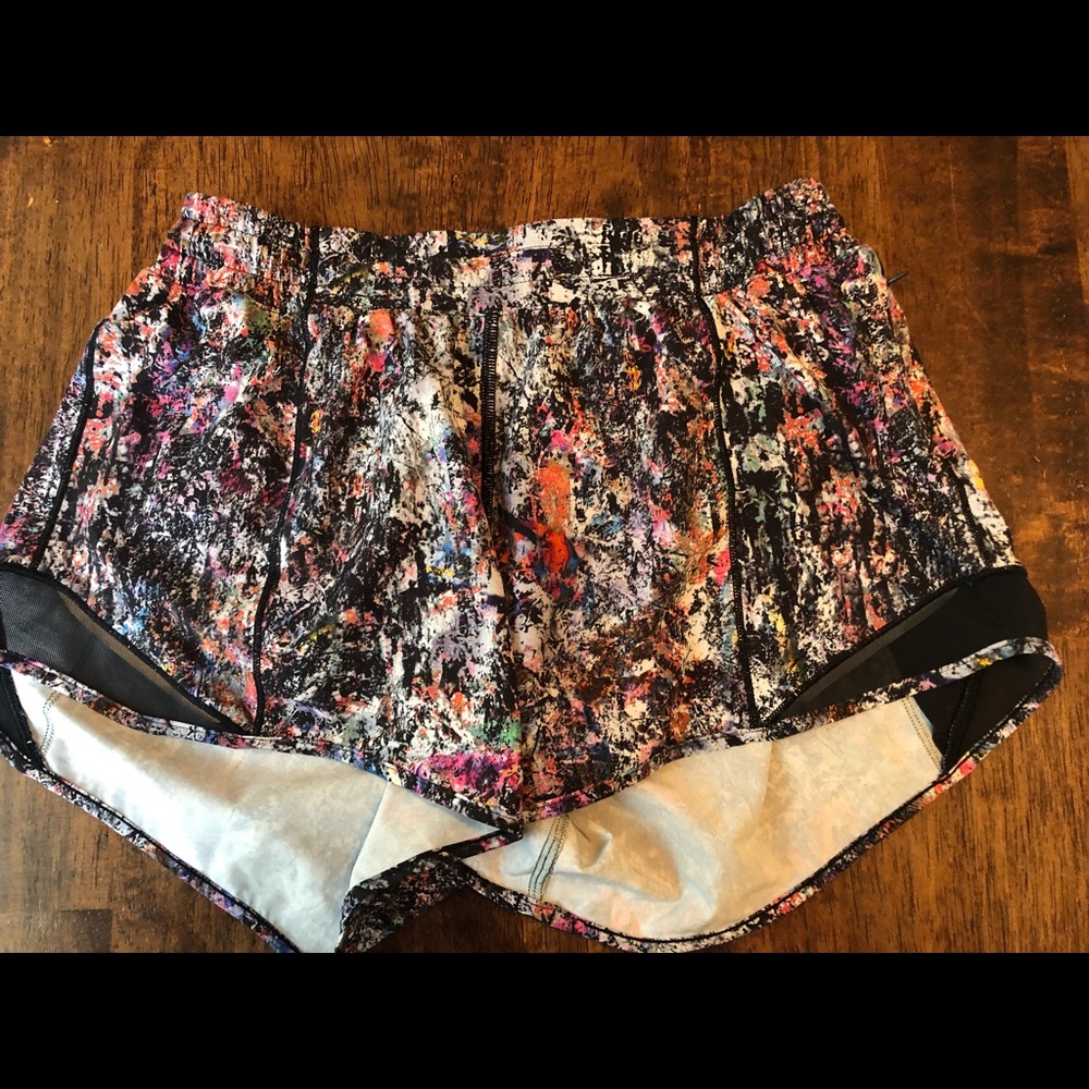 Lululemon hotty hot shorts 8